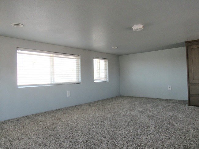 Driftwood Tiny Home 1 Bed, 1 Bath, Loft - 399 sq ft - Image 9